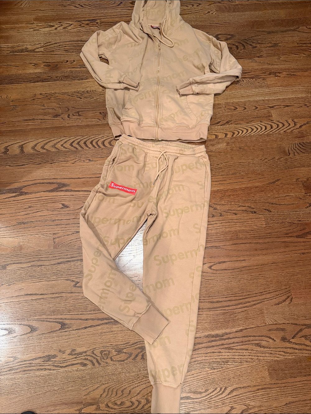 Supermom culture beige Logo-Print Hoodie & Joggers Set sz medium
